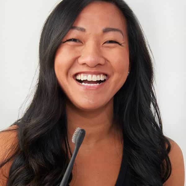 cepillo de dientes hello carbón de bambú