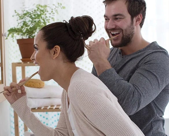 niños lavandose los dientes